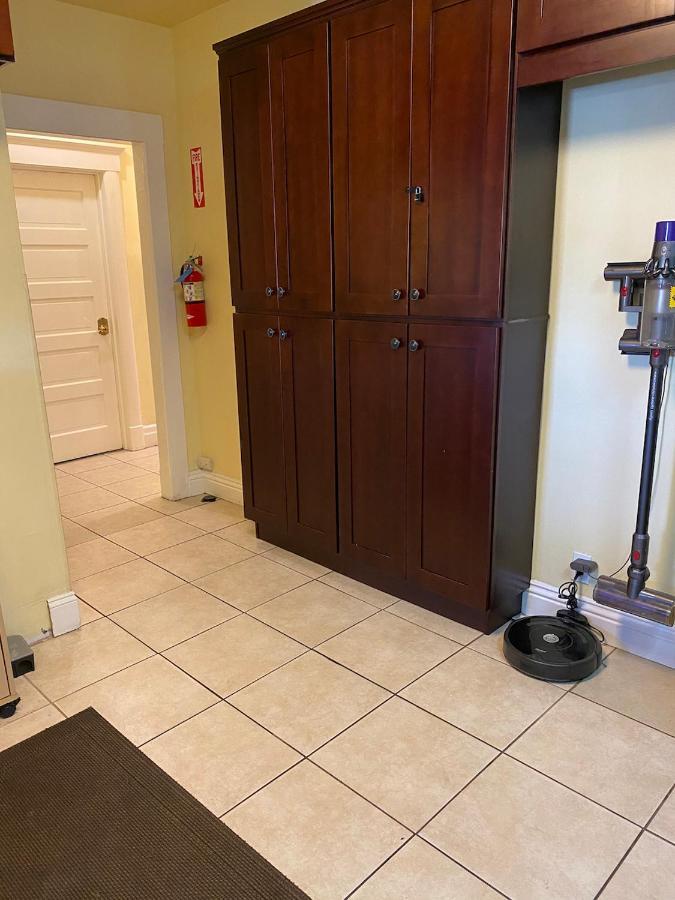 Private Large La Bedroom W Private Half-Bathroom - Ac - Wifi - Private Fridge Near Usc - Exposition Park - Usc Memorial Coliseum - Banc Of California Stadium - Downtown Los Angeles Dtla - University Of Southern California Usc! Dış mekan fotoğraf