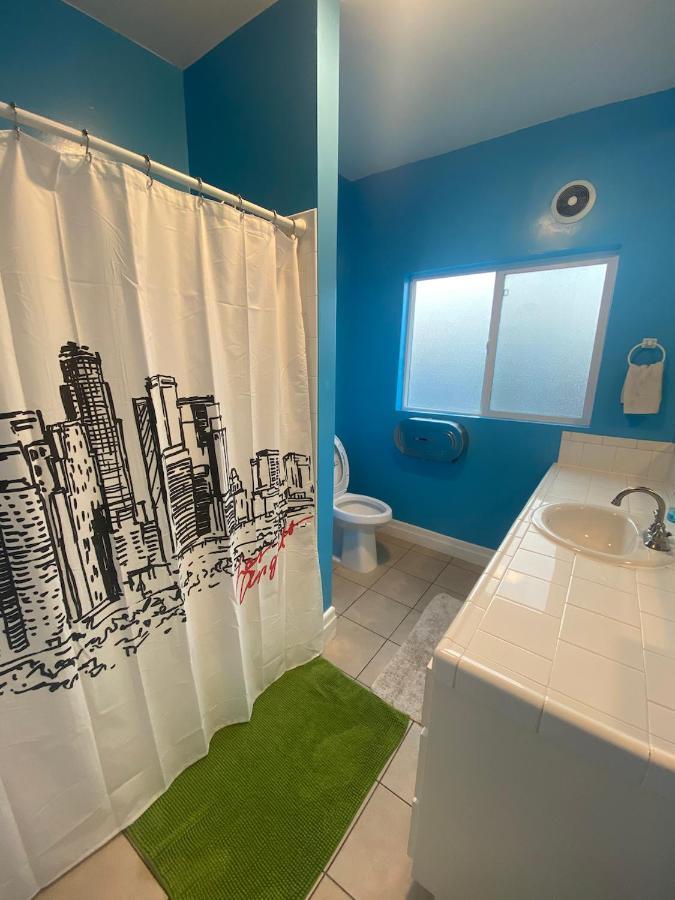 Private Large La Bedroom W Private Half-Bathroom - Ac - Wifi - Private Fridge Near Usc - Exposition Park - Usc Memorial Coliseum - Banc Of California Stadium - Downtown Los Angeles Dtla - University Of Southern California Usc! Dış mekan fotoğraf