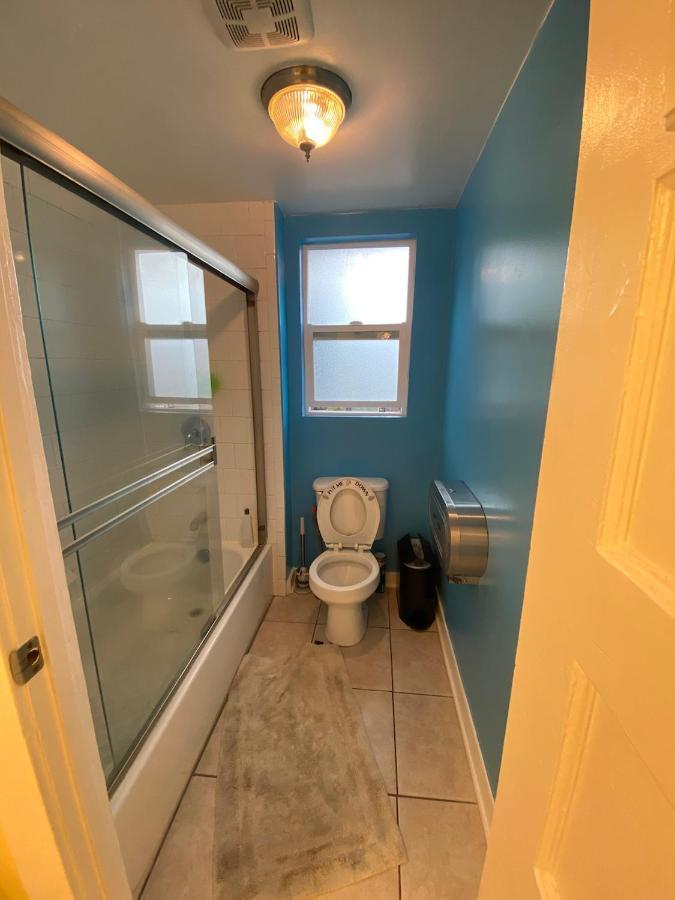 Private Large La Bedroom W Private Half-Bathroom - Ac - Wifi - Private Fridge Near Usc - Exposition Park - Usc Memorial Coliseum - Banc Of California Stadium - Downtown Los Angeles Dtla - University Of Southern California Usc! Dış mekan fotoğraf